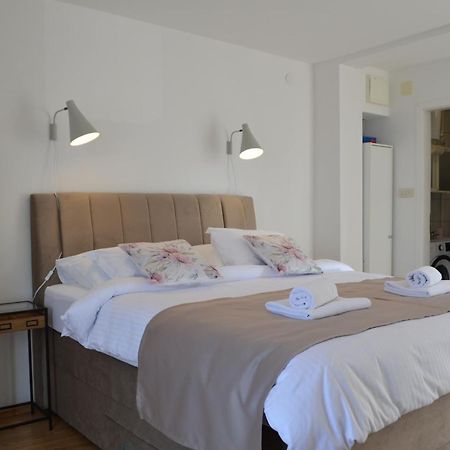 Apartmani Luan Vis Eksteriør bilde