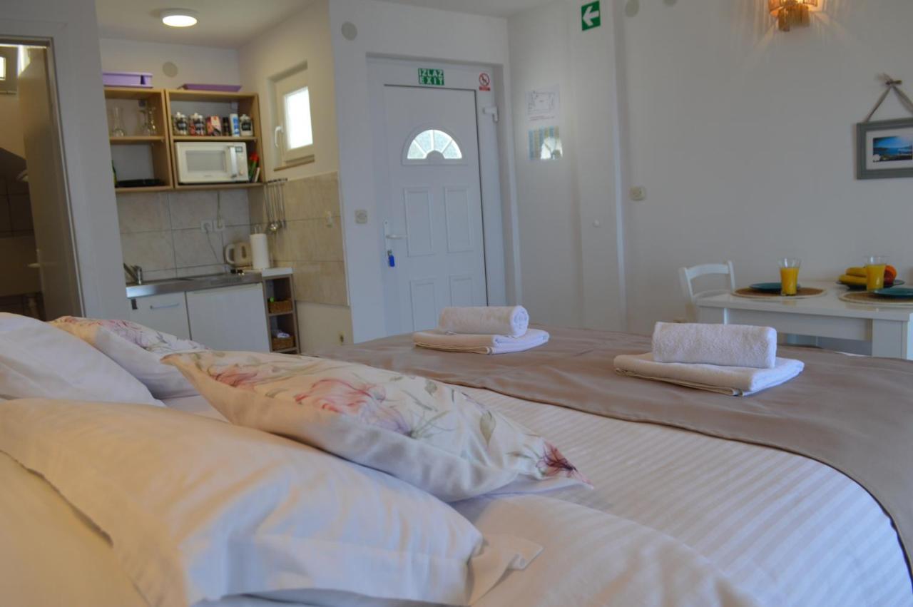 Apartmani Luan Vis Eksteriør bilde