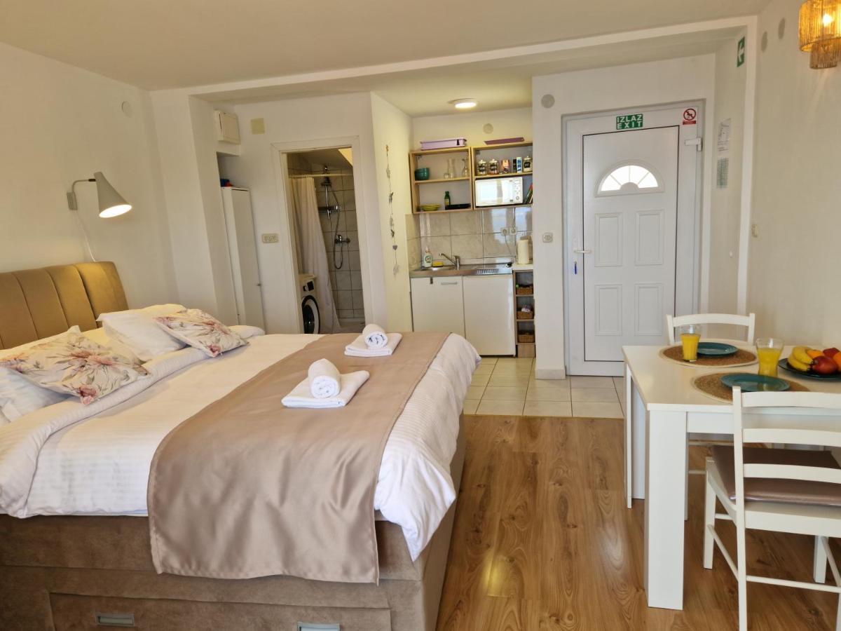 Apartmani Luan Vis Eksteriør bilde