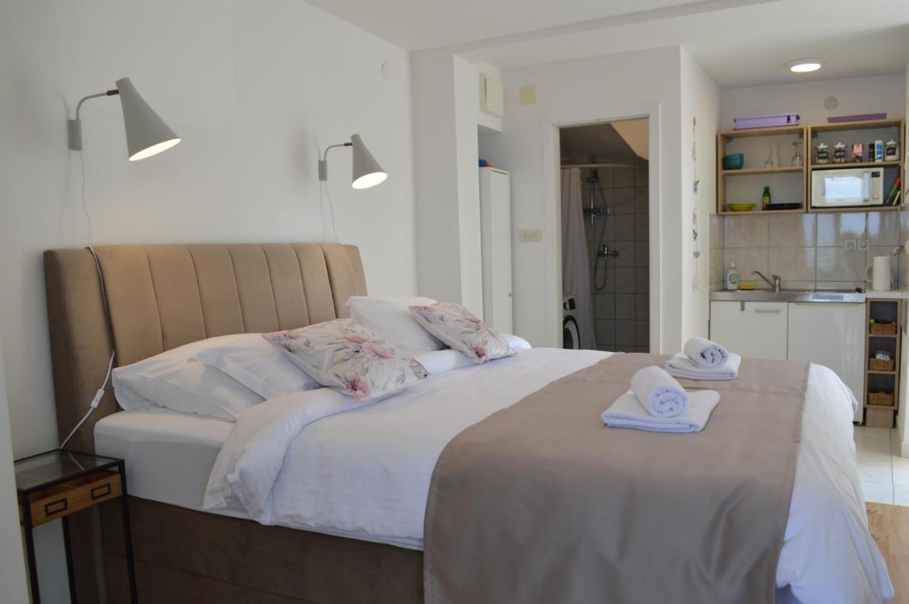 Apartmani Luan Vis Eksteriør bilde