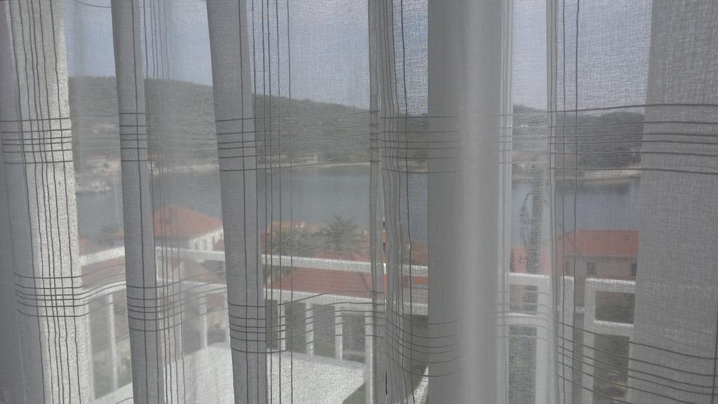 Apartmani Luan Vis Eksteriør bilde